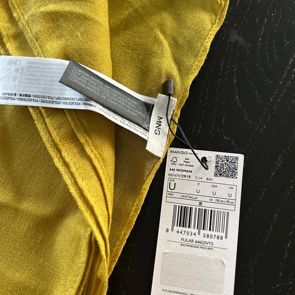 Scarf New without tags - Picture 3 of 4